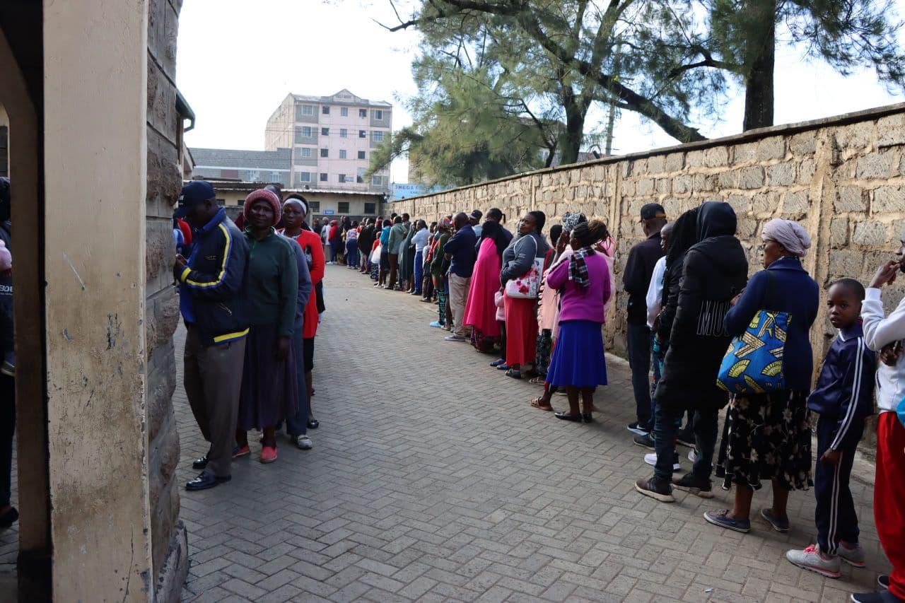 Long queue to receive free medical care